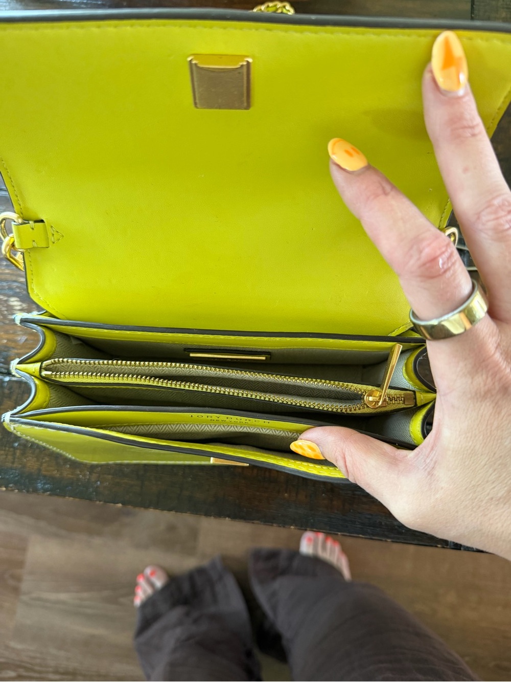 Tory Burch Chartreuse Leather Chain Crossbody - Picture 4 of 4